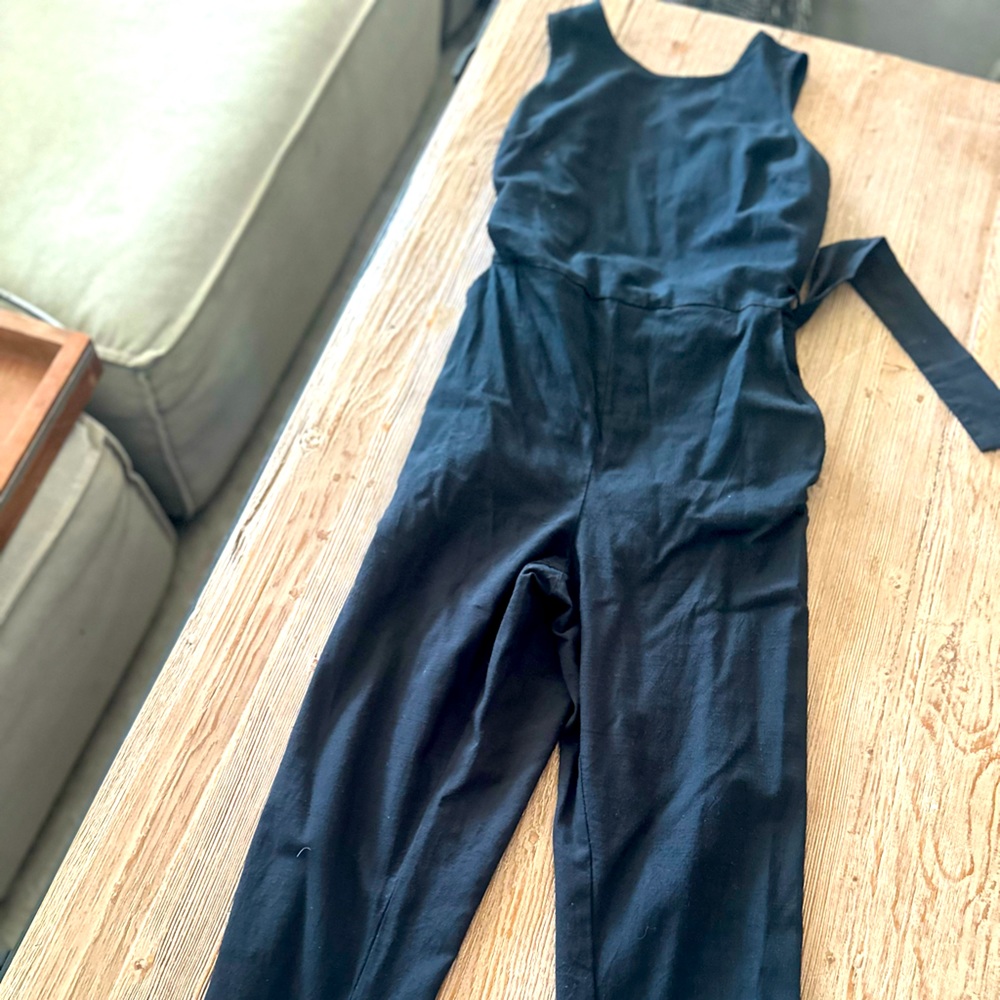 Adorable black linen jumper from a boutique in Mystic,CT